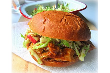 PICKAPEPPA PULLED CHICKEN